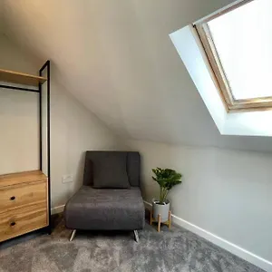 https://large-edwardian-house-for-up-to-16-guests.cardiffhotelswales.com